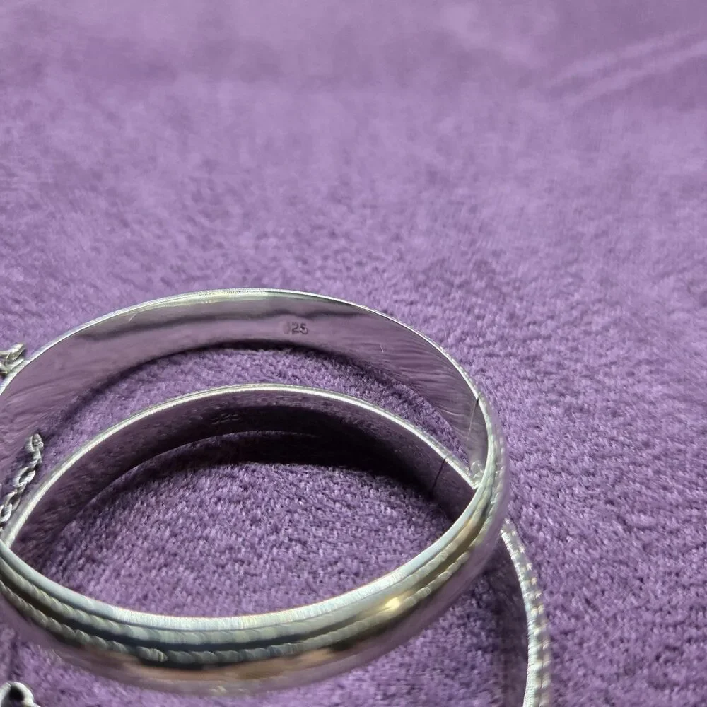 Sterling Silver Vintage Baby Hinged Bangle Bracelet Set Lovely Etched Design